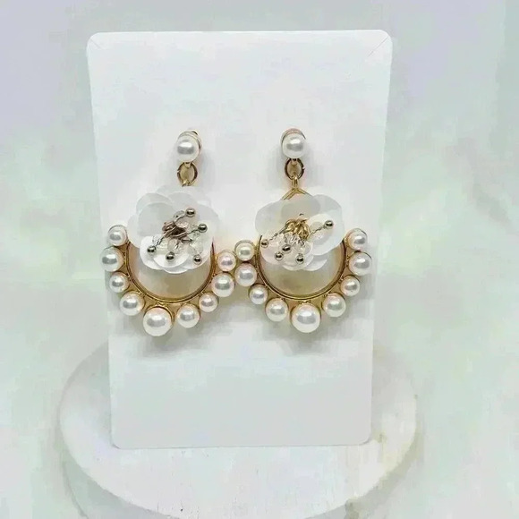 Flower Pearl Earrings - Picture 1 of 3